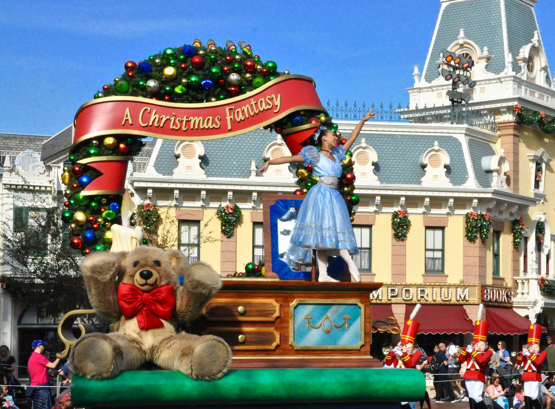 What to Expect Holidaytime at Disneyland 2019
